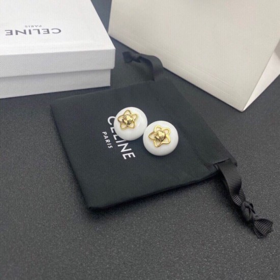 Get in advance 2022 CELINE Celine earrings Get in advance 2022 CELINE Celine earrings