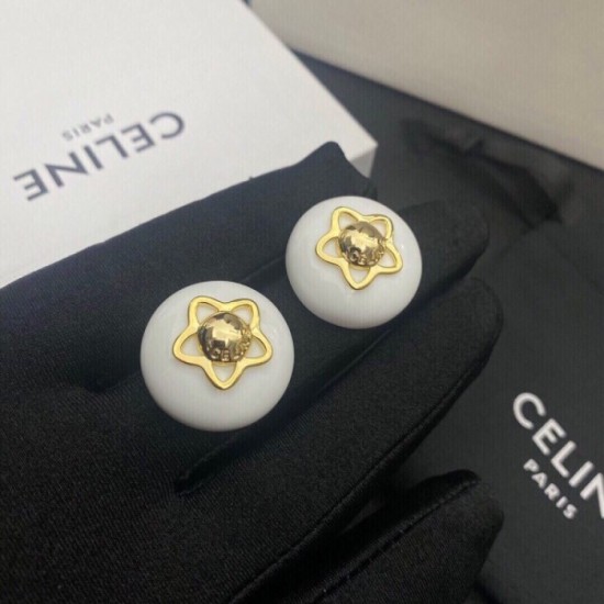 Get in advance 2022 CELINE Celine earrings Get in advance 2022 CELINE Celine earrings