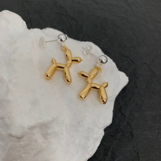 Difficult to obtain 2022 CELINE Celine earrings Difficult to obtain 2022 CELINE Celine earrings