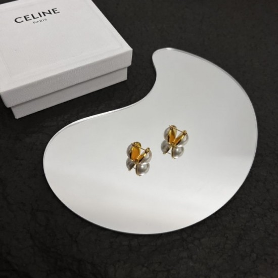 Popular ☆ NEW !! 2022 CELINE Celine earrings Popular ☆ NEW !! 2022 CELINE Celine earrings