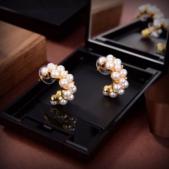 SALE! This season 2022 CELINE Celine earrings SALE! This season 2022 CELINE Celine earrings