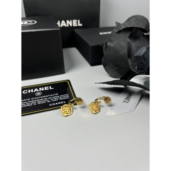At the forefront of trends 2022 CHANEL Chanel earrings At the forefront of trends 2022 CHANEL Chanel earrings