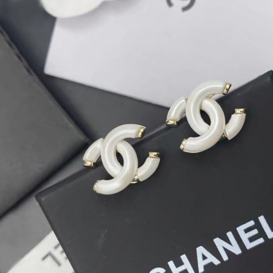 The topic is boiling 2022 CHANEL Chanel earrings The topic is boiling 2022 CHANEL Chanel earrings