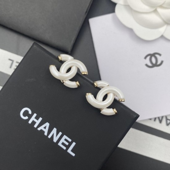 The topic is boiling 2022 CHANEL Chanel earrings The topic is boiling 2022 CHANEL Chanel earrings