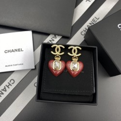 Attractive point 2022 CHANEL Chanel earrings
