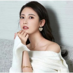 2022 CHANEL Chanel earrings that can be used without hesitation