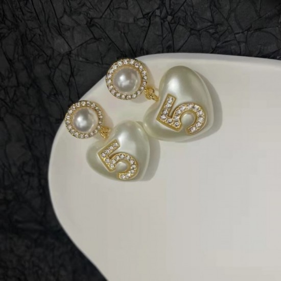 2022 CHANEL Chanel earrings that can be used without hesitation 2022 CHANEL Chanel earrings that can be used without hesitation