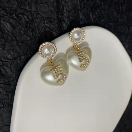 2022 CHANEL Chanel earrings that can be used without hesitation 2022 CHANEL Chanel earrings that can be used without hesitation