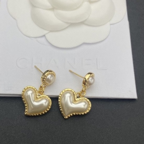 Happy point 2022 CHANEL Chanel earrings Happy point 2022 CHANEL Chanel earrings