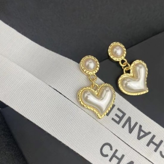 Happy point 2022 CHANEL Chanel earrings Happy point 2022 CHANEL Chanel earrings
