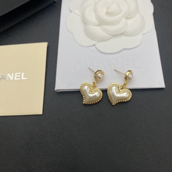 Happy point 2022 CHANEL Chanel earrings Happy point 2022 CHANEL Chanel earrings