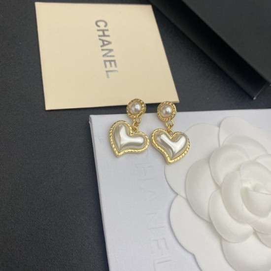 Happy point 2022 CHANEL Chanel earrings Happy point 2022 CHANEL Chanel earrings