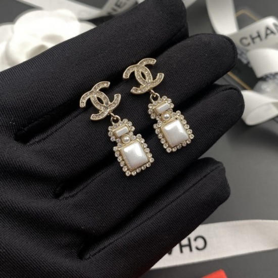 Seasonal style 2022 CHANEL Chanel earrings Seasonal style 2022 CHANEL Chanel earrings