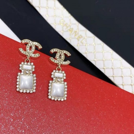 Seasonal style 2022 CHANEL Chanel earrings Seasonal style 2022 CHANEL Chanel earrings