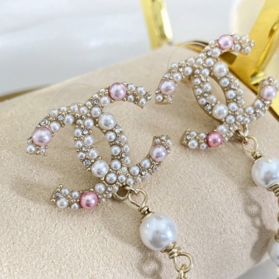 Most notable 2022 CHANEL Chanel earrings Most notable 2022 CHANEL Chanel earrings