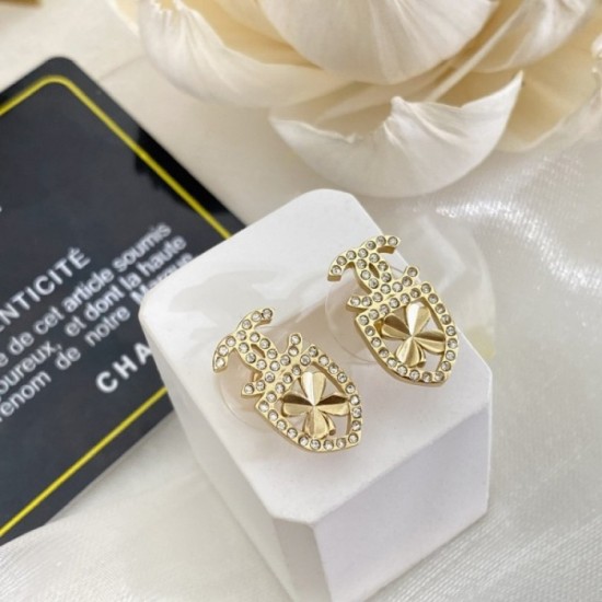 Prompt ◆ Luxury 2022 CHANEL Chanel Earrings Prompt ◆ Luxury 2022 CHANEL Chanel Earrings