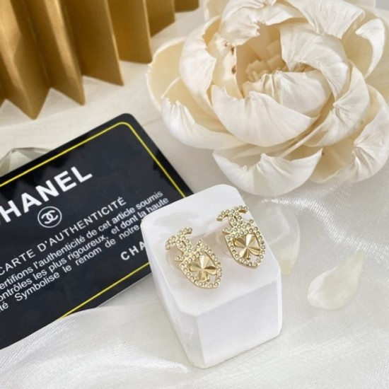 Prompt ◆ Luxury 2022 CHANEL Chanel Earrings Prompt ◆ Luxury 2022 CHANEL Chanel Earrings