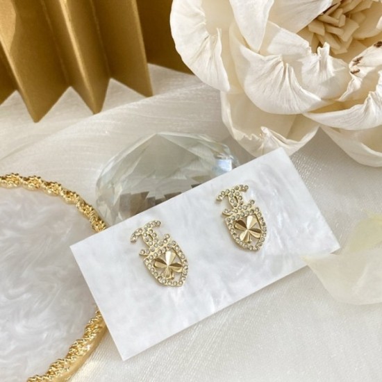 Prompt ◆ Luxury 2022 CHANEL Chanel Earrings Prompt ◆ Luxury 2022 CHANEL Chanel Earrings