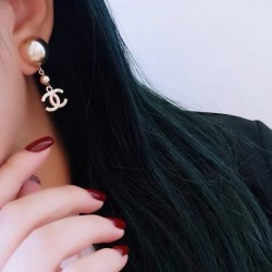 High overseas approval rating! 2022 CHANEL Chanel earrings