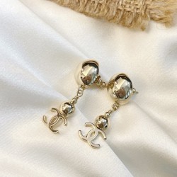 High overseas approval rating! 2022 CHANEL Chanel earrings