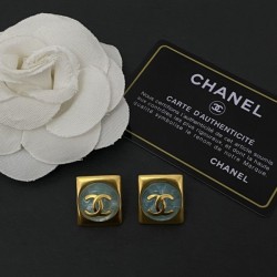 Popular boiling item 2022 CHANEL Chanel earrings