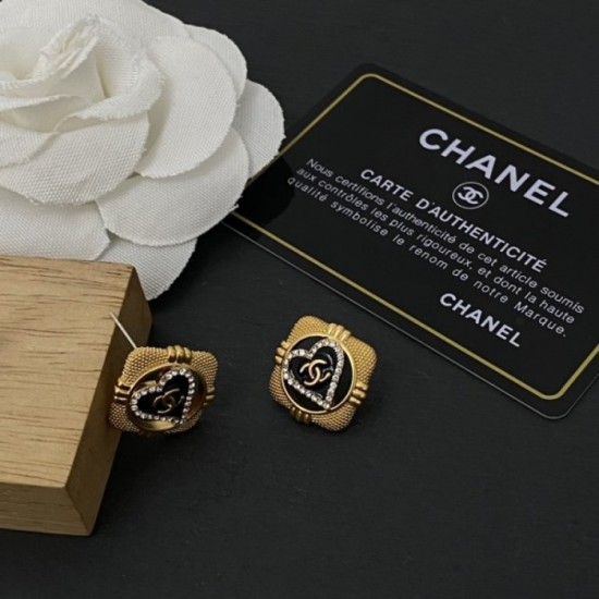 Overwhelming luxury 2022 CHANEL Chanel earrings Overwhelming luxury 2022 CHANEL Chanel earrings
