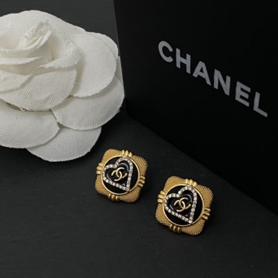 Overwhelming luxury 2022 CHANEL Chanel earrings Overwhelming luxury 2022 CHANEL Chanel earrings
