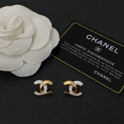 Pre-order item 2022 CHANEL Chanel earrings