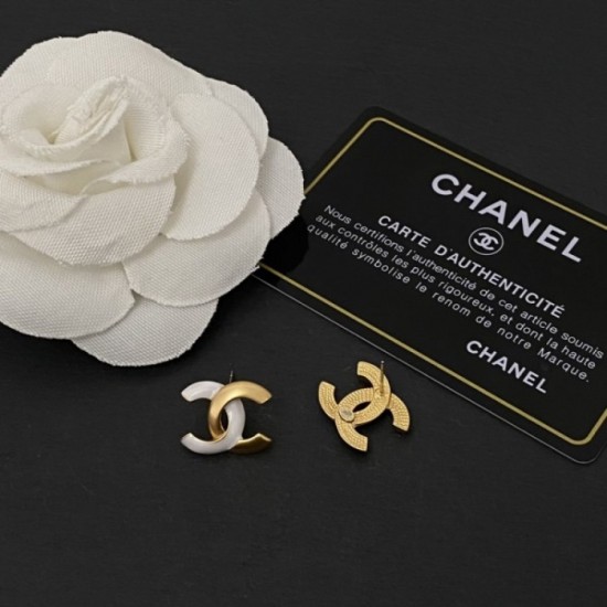 Pre-order item 2022 CHANEL Chanel earrings Pre-order item 2022 CHANEL Chanel earrings