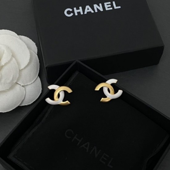 Pre-order item 2022 CHANEL Chanel earrings Pre-order item 2022 CHANEL Chanel earrings