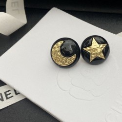 Final sale 2022 CHANEL Chanel earrings