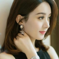 Attractive beauty goods 2022 CHANEL Chanel earrings