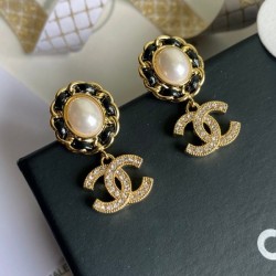 Attractive beauty goods 2022 CHANEL Chanel earrings