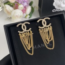 Difficult to obtain in Japan 2022 CHANEL Chanel earrings