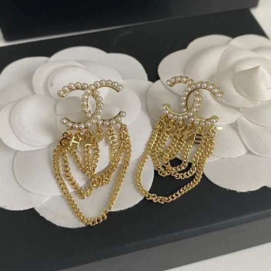 Difficult to obtain in Japan 2022 CHANEL Chanel earrings Difficult to obtain in Japan 2022 CHANEL Chanel earrings