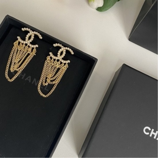 Difficult to obtain in Japan 2022 CHANEL Chanel earrings Difficult to obtain in Japan 2022 CHANEL Chanel earrings