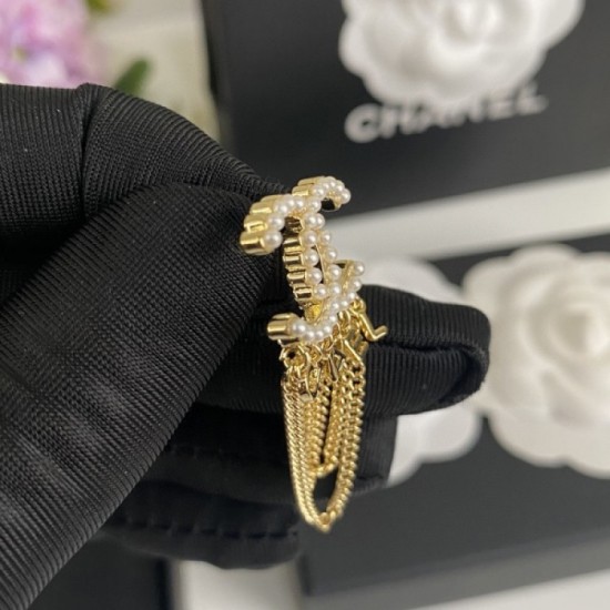 Difficult to obtain in Japan 2022 CHANEL Chanel earrings Difficult to obtain in Japan 2022 CHANEL Chanel earrings