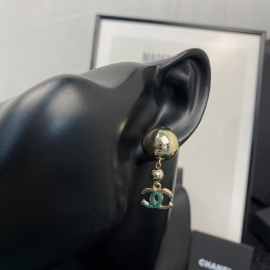 2022 CHANEL Chanel earrings that are too casual 2022 CHANEL Chanel earrings that are too casual