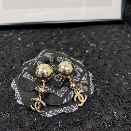2022 CHANEL Chanel earrings that are too casual 2022 CHANEL Chanel earrings that are too casual