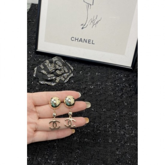 2022 CHANEL Chanel earrings that are too casual 2022 CHANEL Chanel earrings that are too casual