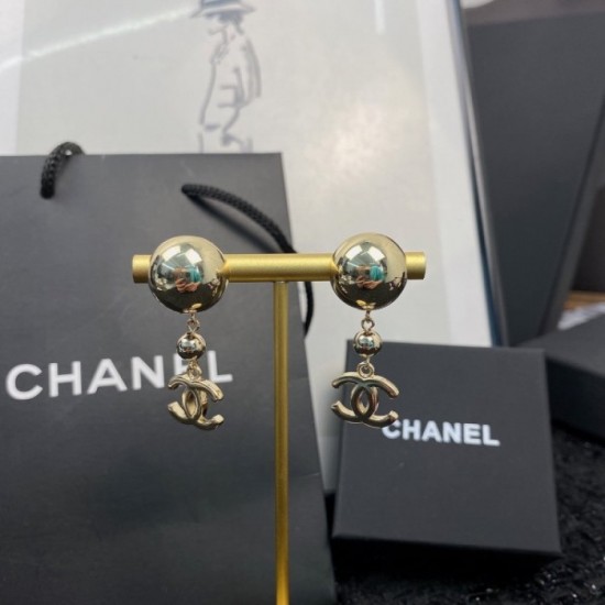 2022 CHANEL Chanel earrings that are too casual 2022 CHANEL Chanel earrings that are too casual