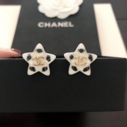 Spring-like seasonal feeling 2022 CHANEL Chanel earrings