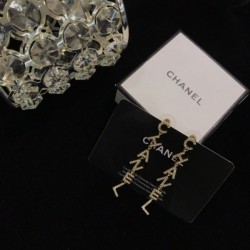 Now the attention is rising 2022 CHANEL Chanel earrings