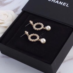Trendy item 2022 CHANEL Chanel earrings
