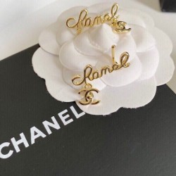 I want to pay particular attention to 2022 CHANEL Chanel earrings