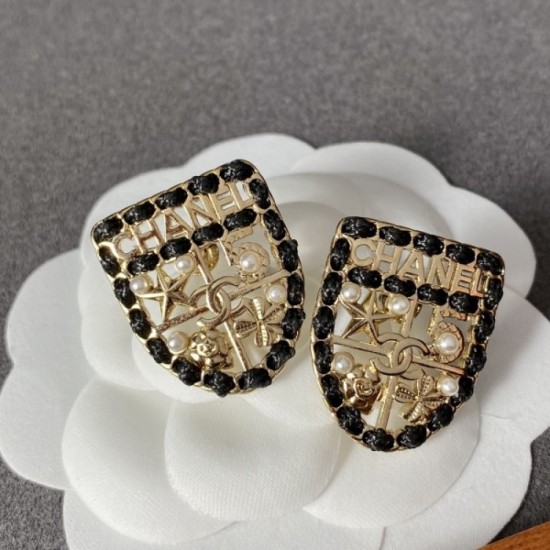 Classic style 2022 CHANEL Chanel earrings Classic style 2022 CHANEL Chanel earrings