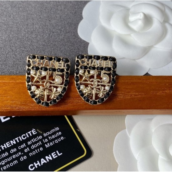Classic style 2022 CHANEL Chanel earrings Classic style 2022 CHANEL Chanel earrings