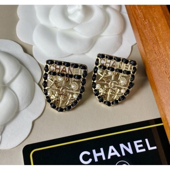 Classic style 2022 CHANEL Chanel earrings Classic style 2022 CHANEL Chanel earrings