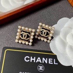 Relaxing 2022 CHANEL Chanel Earrings