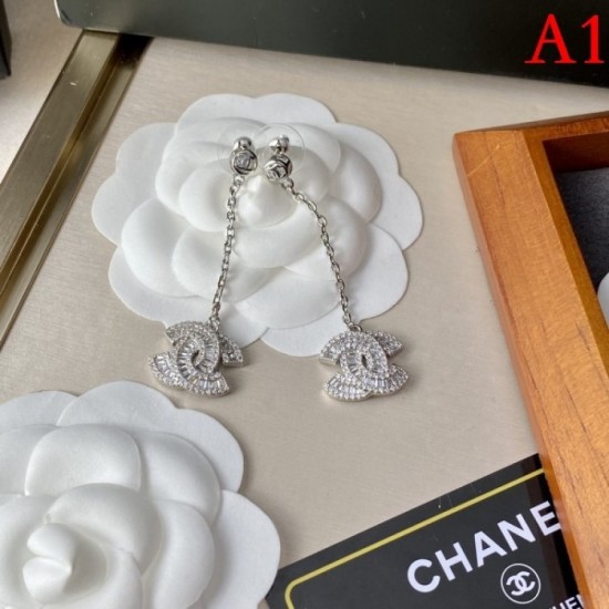 2022 CHANEL Chanel earrings for a casual look 2022 CHANEL Chanel earrings for a casual look